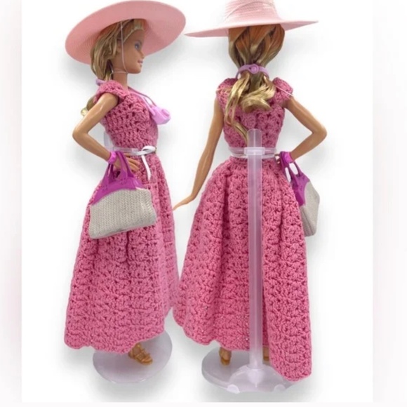 “Urban Safari” Barbie by Guillotine Montreal, detailed accessories, COA, stand - Picture 3 of 4